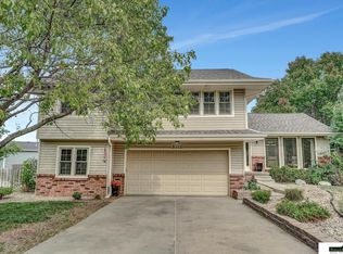 6111 Tennyson Cir, Lincoln, NE 68516