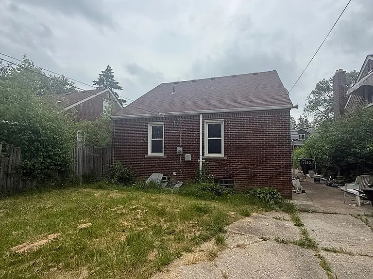 11785 Nashville St — Photo 17