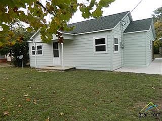 2nd image of 301 Jeannine St