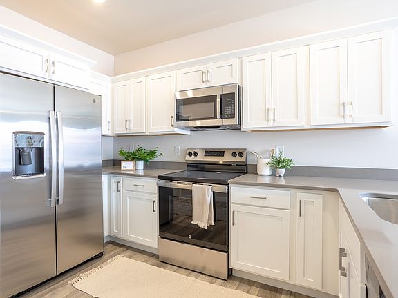 5th image of 475 16th Ave SE #214