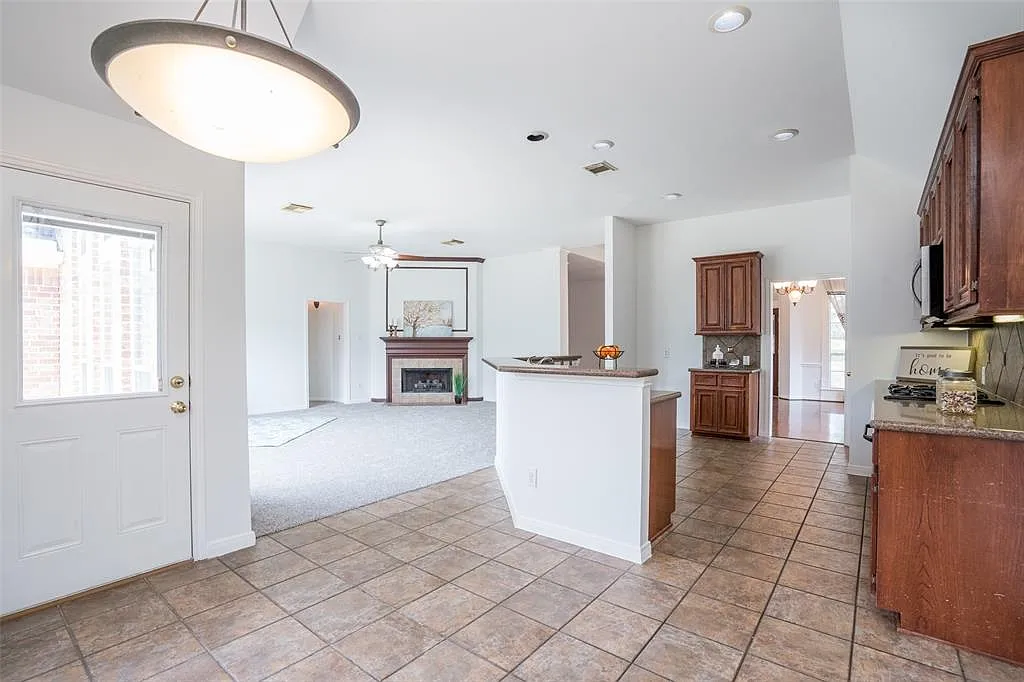 14707 Raven Hollow Ln — Photo 3