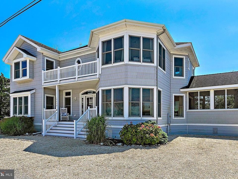 1st image of 1044-D Long Beach Blvd