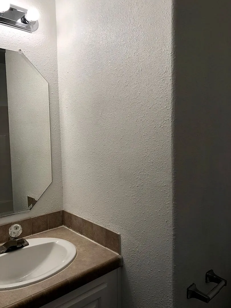 Rooms to Rent at The Village at Sam Houston — Photo 4