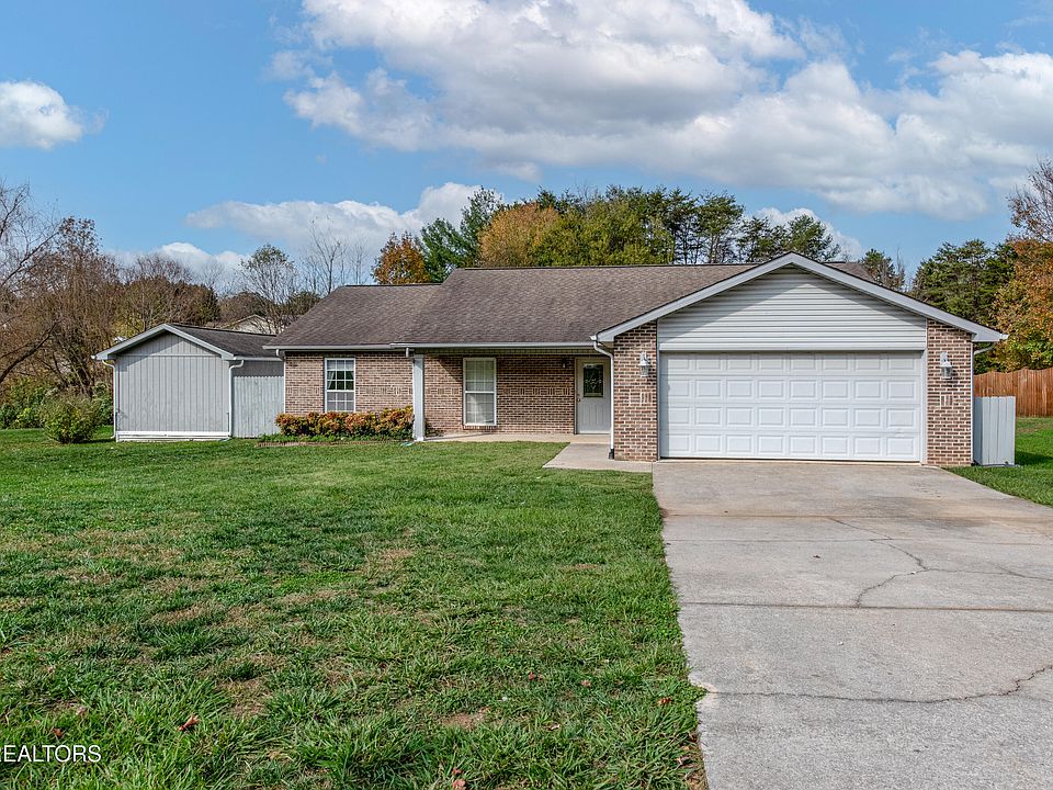 1st image of 2925 Country Meadows Ln