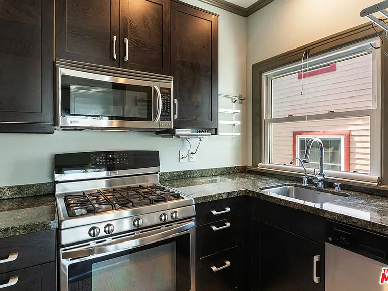 254 S Vendome St — Photo 10