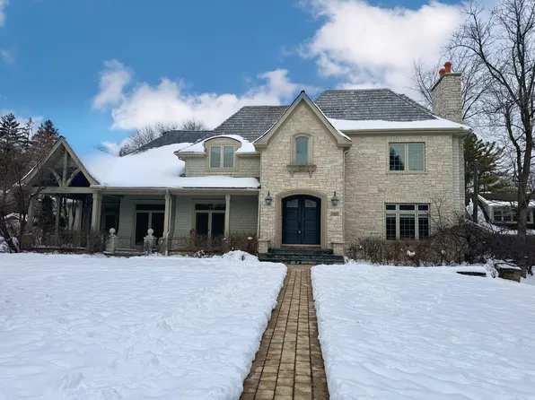 724 Becker Rd, Glenview, IL 60025