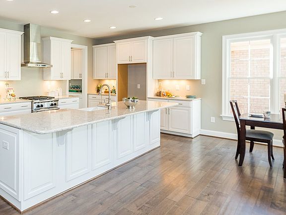 5th image of 11937 Montfort Cir