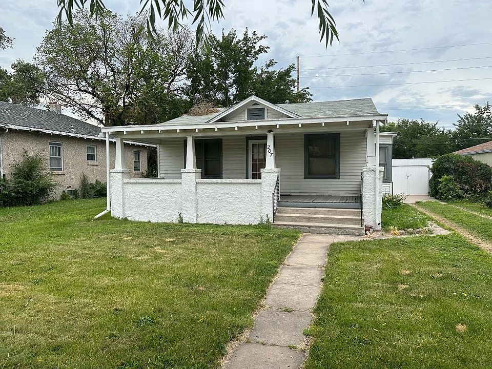 1st image of 207 E 11TH