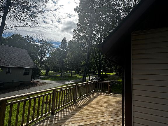 3rd image of 121 Azalea Dr