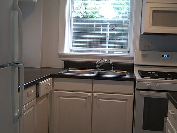 4th image of 4315A Cleveland Ave