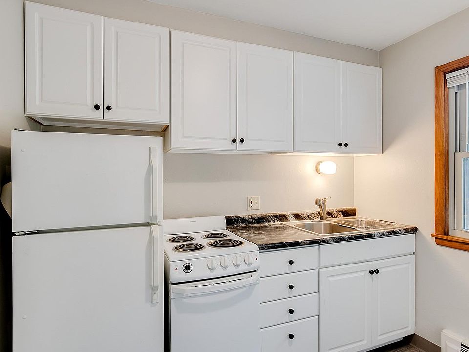 1st image of 475 Saint Clair Ave APT 4
