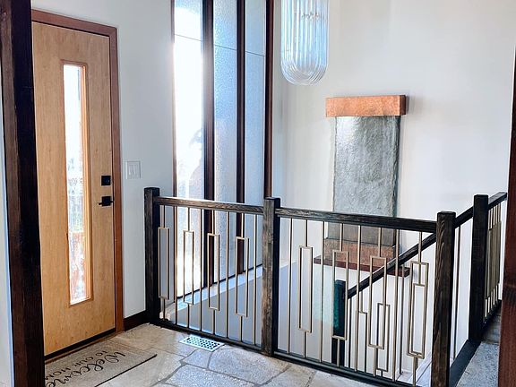 3rd image of 1410 Larkspur Ln