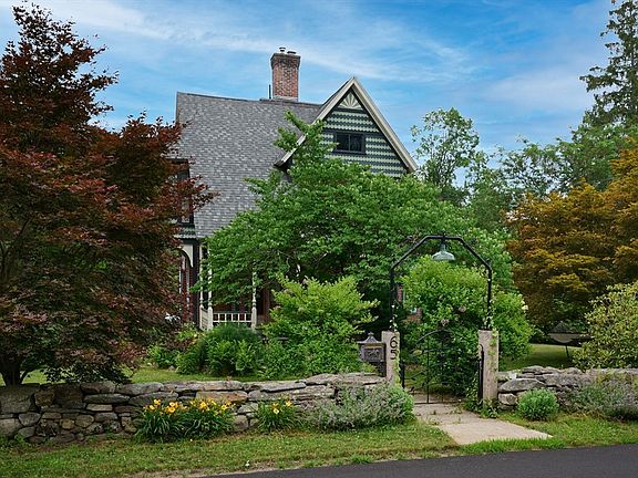 4th image of 65 Highland Ave