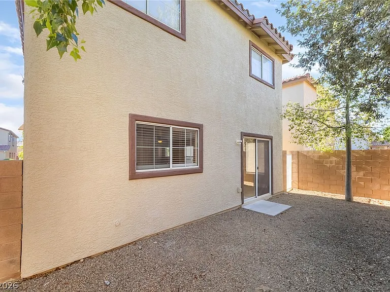 647 Moonlight Stroll St — Photo 20