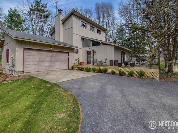 2nd image of 4262 De Feyter Ave