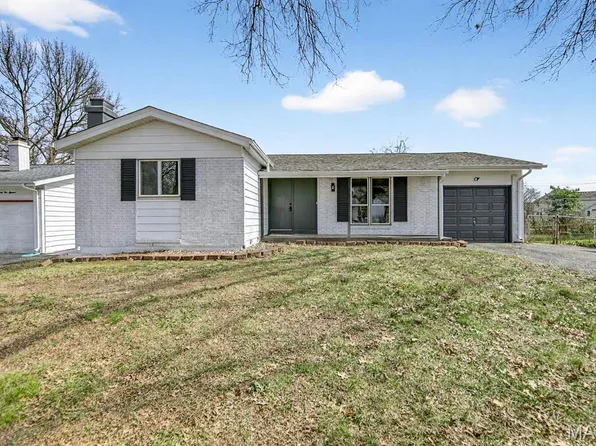 2120 Quirinal Ct, Fenton, MO 63026