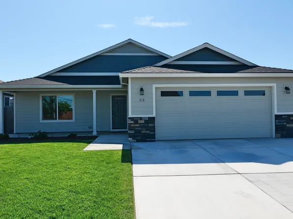 53 Hidden Valley Dr, Eagle Point, OR 97524