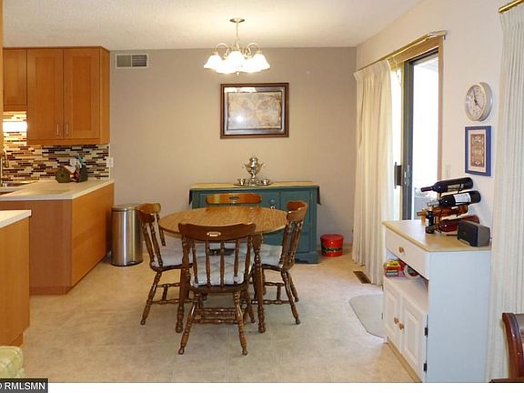 4th image of 190 Wentworth Ave W APT C