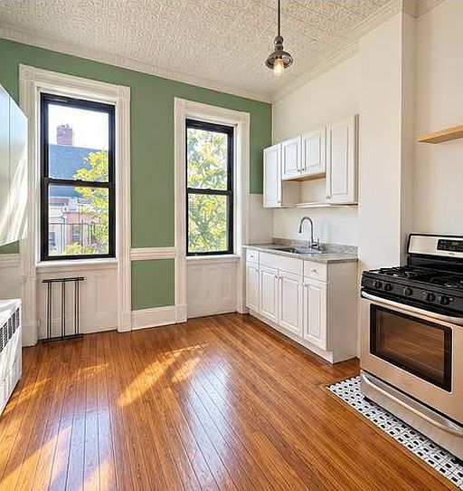 1st image of 918 Metropolitan Ave APT 4R