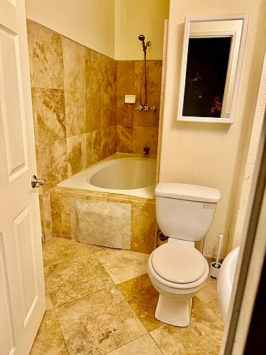 Floor plan B8