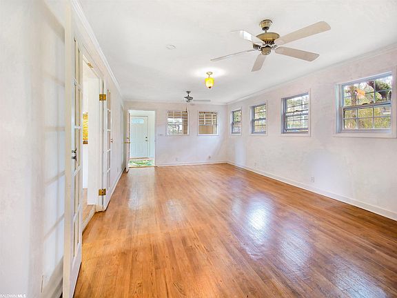 2nd image of 5327 Baldwin Ave