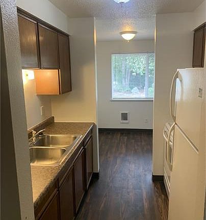3rd image of 2317 Jefferson St #6