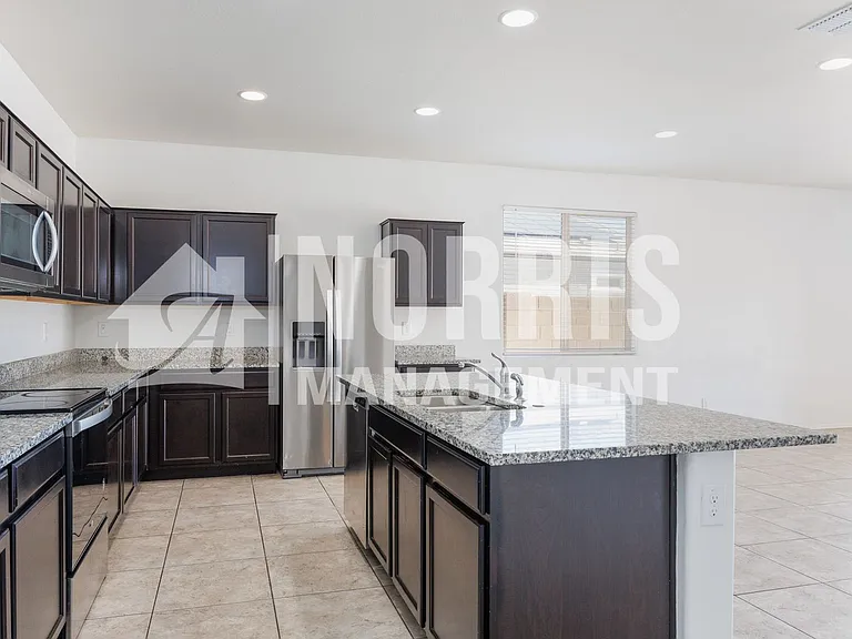 1153 E Gabrilla Dr — Photo 8