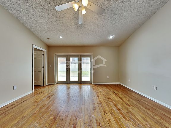 5th image of 27346 Breakers Dr