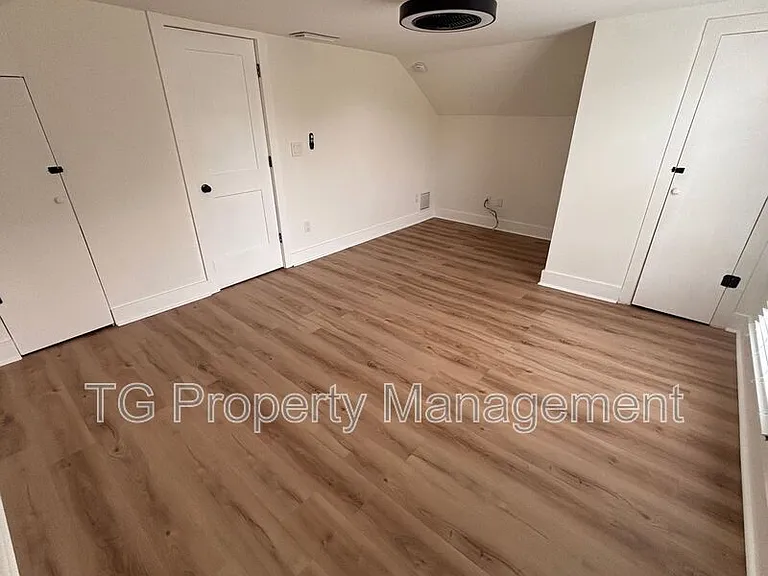 30 Sanford St #B — Photo 24