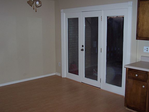Dining-French doors to yard