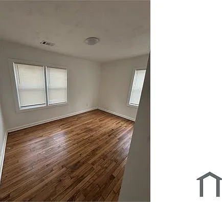 2300 Carey Dr SE — Photo 8