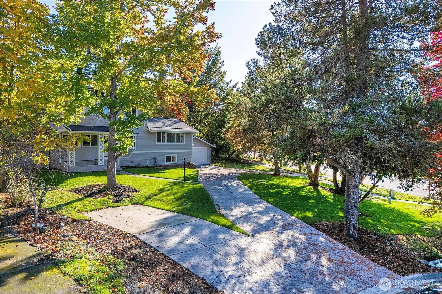 1106 Starling Street photo 1
