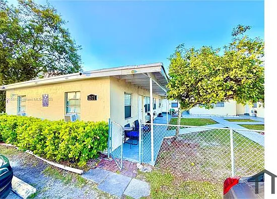 2571 NW 13th Ct — Photo 6