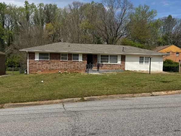 4010 Emerald Lake Dr, Decatur, GA 30035