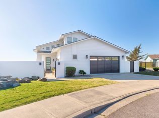 1239 Collis Ln, Brookings, OR 97415