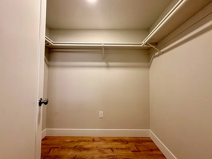 120 Berry St — Photo 6
