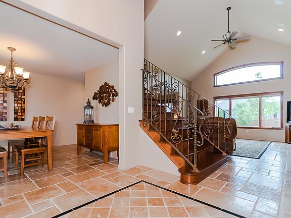 3rd image of 20 Desiree Dr