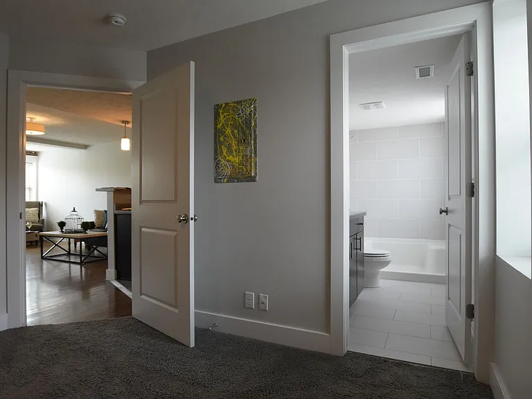 628 Park Ave — Photo 79