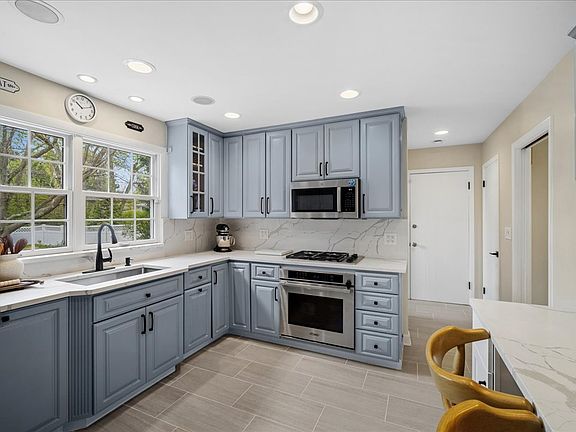 5th image of 1317 Knollwood Rd