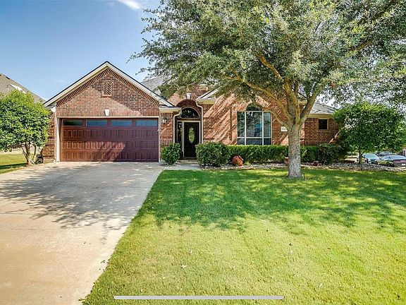 2nd image of 1231 Belle Meade Way