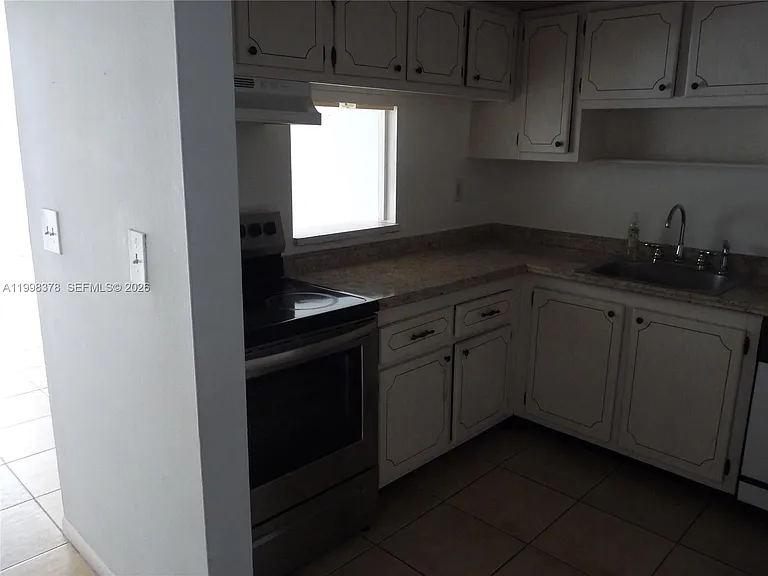 14525 N Kendall Dr #102J — Photo 2