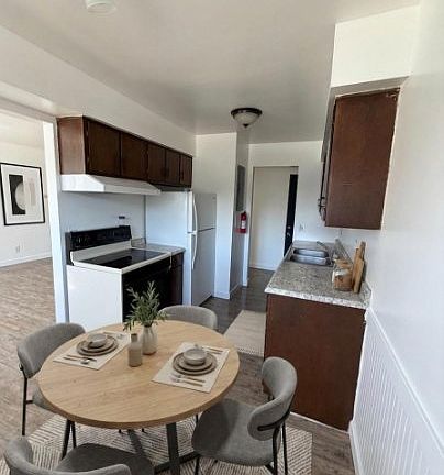 3rd image of 744 Michigan Ave E APT 4