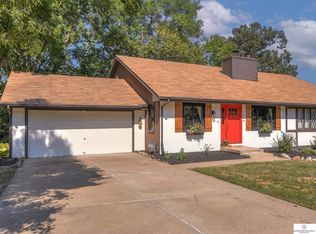5014 Raven Oaks Dr, Omaha, NE 68152