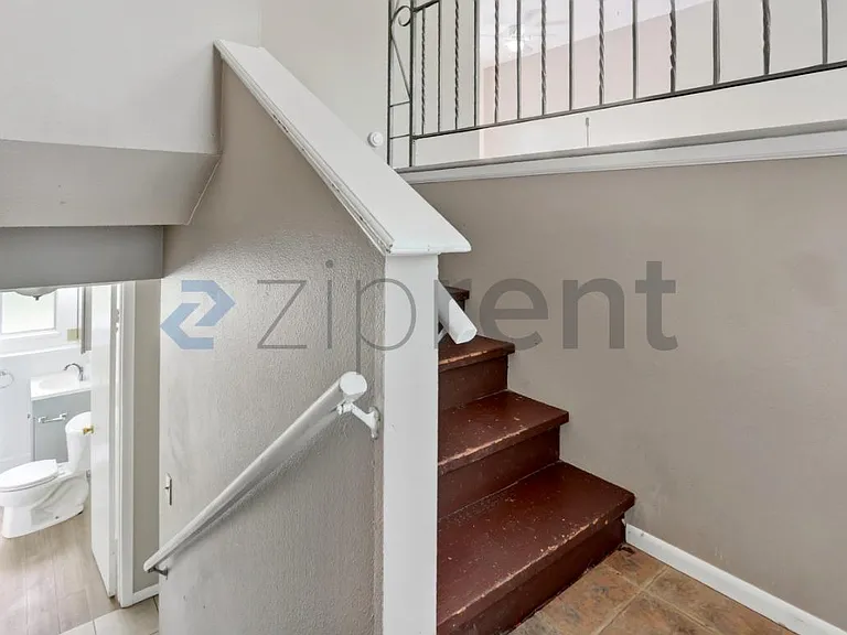 1804 S Whitcomb St — Photo 3