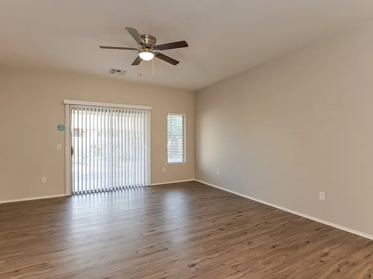 405 E Placita Nodo — Photo 4
