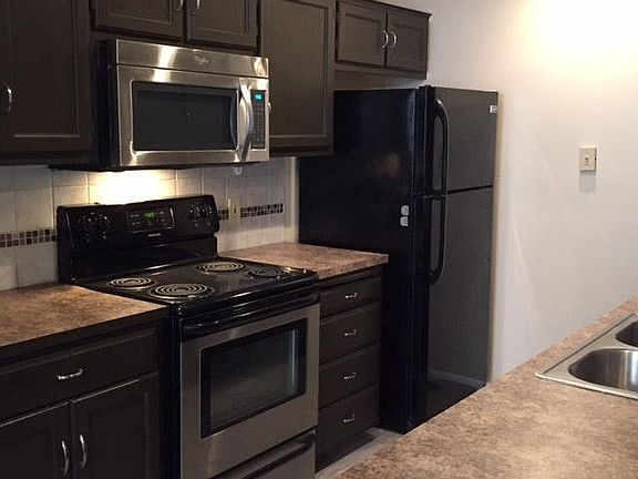 4th image of 2639 N 103rd Ct