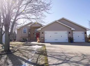 12183 Walnut Dr, Rogers, MN 55374