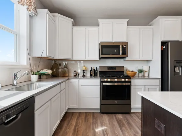 10888 Hemingway Ave S, Cottage Grove, MN 55016