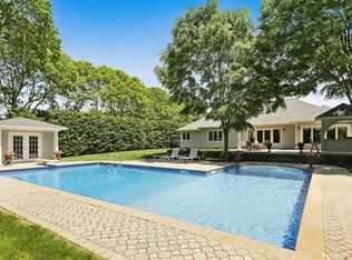 142 W Neck Rd, Southampton, NY 11968