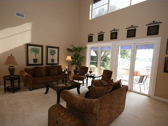 3rd image of 301 Cordova Blvd NE